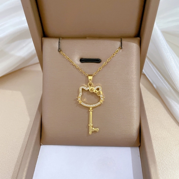 14k gold hello kitty key diamond necklace - Picture 5 of 6
